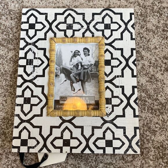 Expressions Picture Frame 4”x6”  - Picture 1 of 3